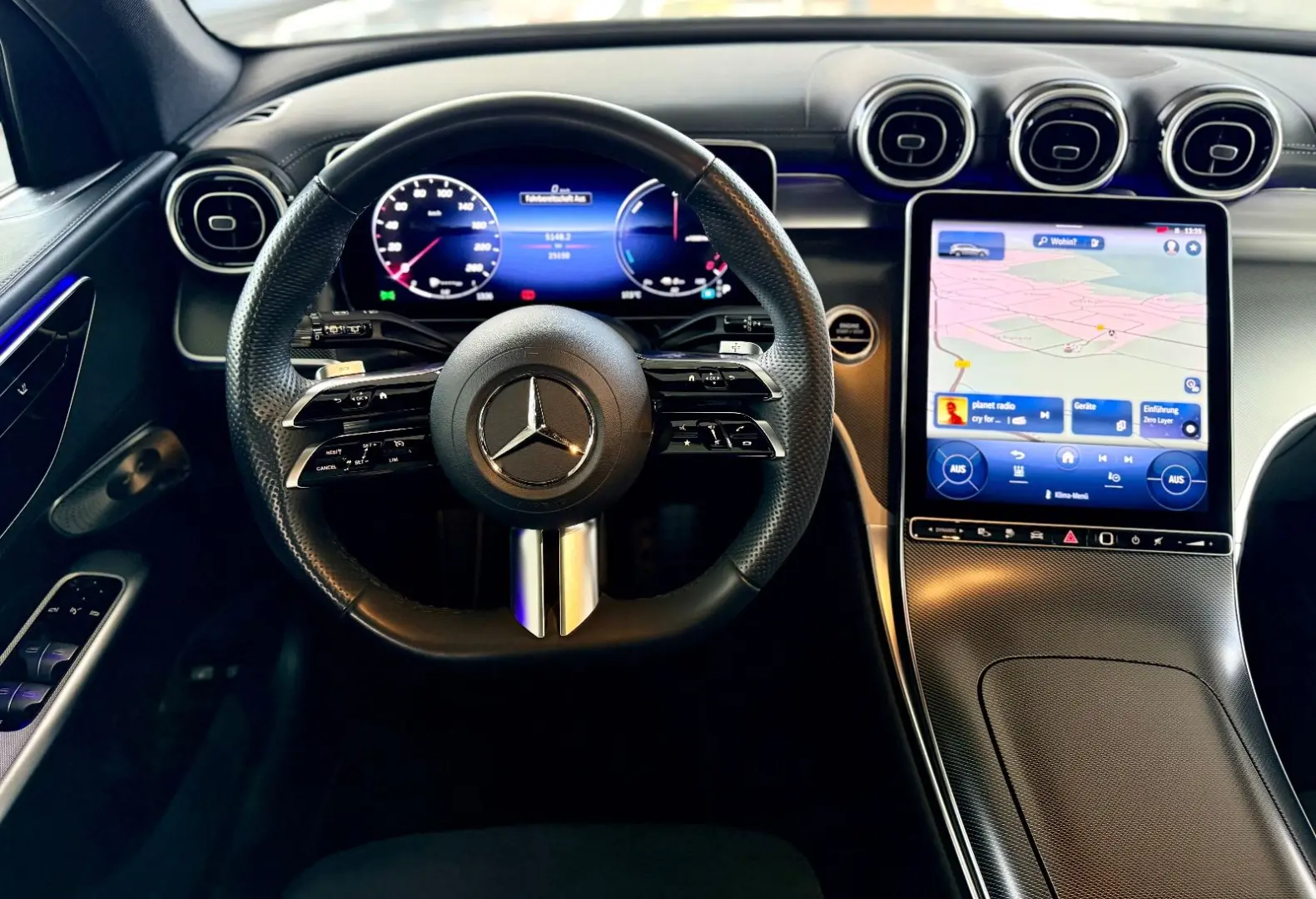 GLC 300 e 4Matic AMG PANO BURMESTER AMBIEMTE
