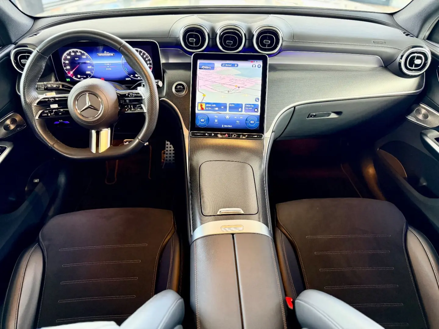 GLC 300 e 4Matic AMG PANO BURMESTER AMBIEMTE