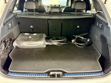 GLC 300 e 4Matic AMG PANO BURMESTER AMBIEMTE