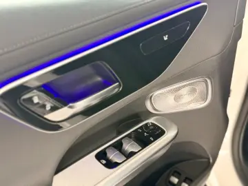 GLC 300 e 4Matic AMG PANO BURMESTER AMBIEMTE