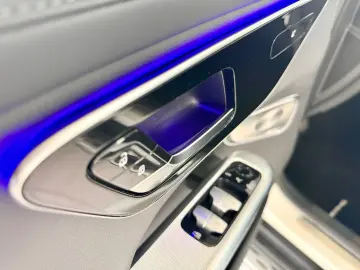 GLC 300 e 4Matic AMG PANO BURMESTER AMBIEMTE