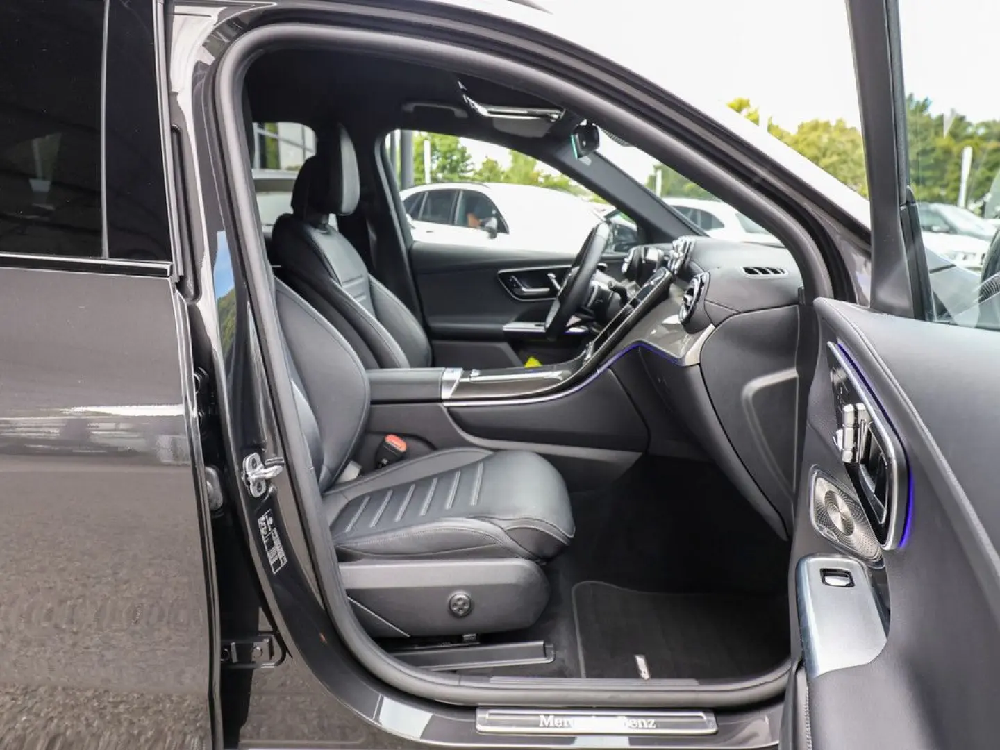 GLC 300 e 4M AMG Line Premium AHK Distr. LED Nav