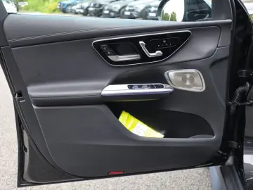 GLC 300 e 4M AMG Line Premium AHK Distr. LED Nav