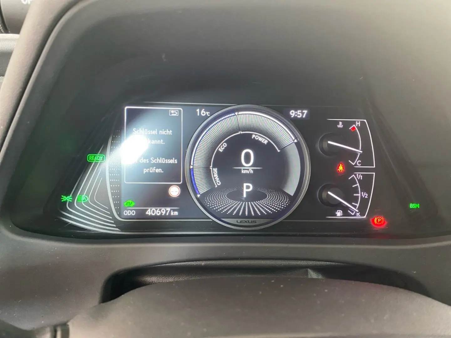 UX 250h Style Edition  Bi-LED ACC CAM SHZ CarPla