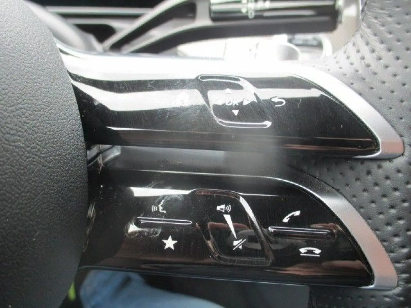 C 180AMG-line Advanced-Plus MBUX -Premium Memory