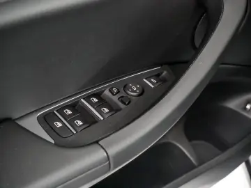 X3 xDrive 30e Aut.Panorma-GSD Driving Assistent