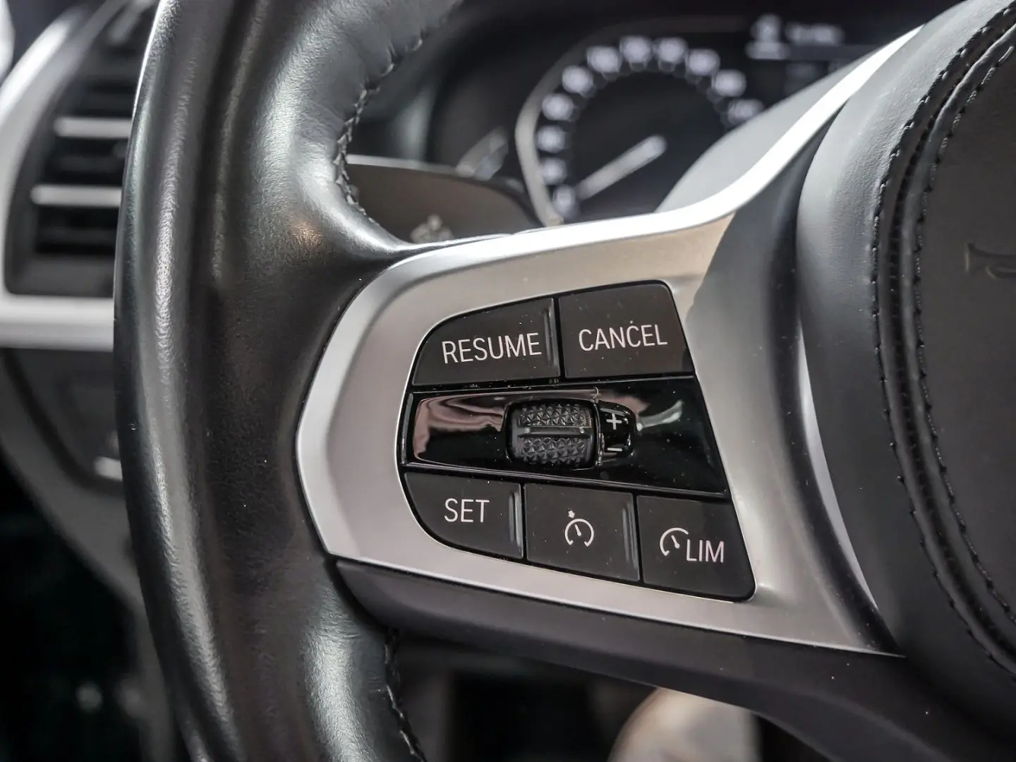 X3 xDrive 30e Aut.Panorma-GSD Driving Assistent