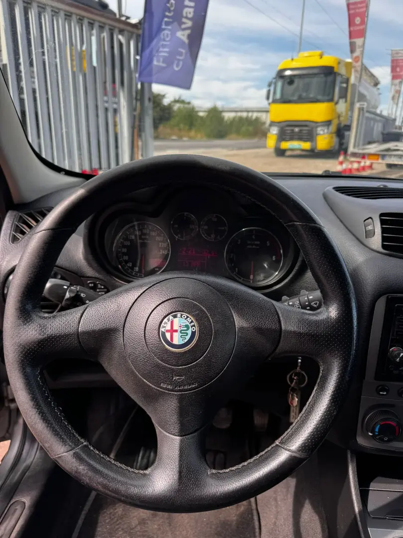 Alfa Romeo 147 1900 1.9L Diesel