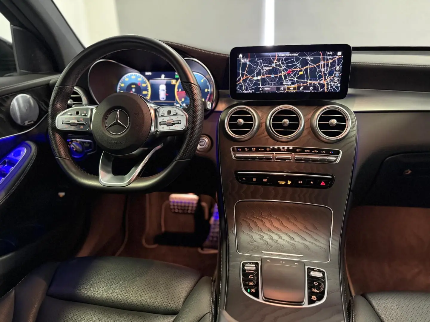GLC 300 d 4M Coupe AMG-Line  BURM MEMO DIGITAL-T