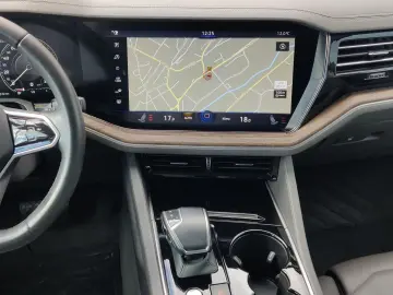 Touareg 3.0 TDI Atmosphere AHK Memory Vienna Luf