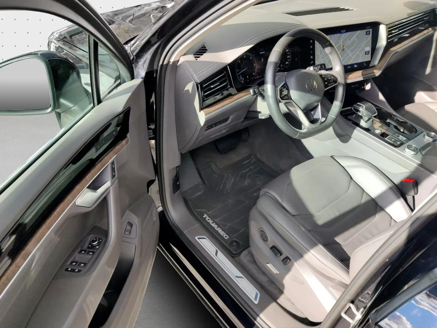 Touareg 3.0 TDI Atmosphere AHK Memory Vienna Luf