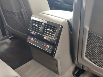 Touareg 3.0 TDI Atmosphere AHK Memory Vienna Luf