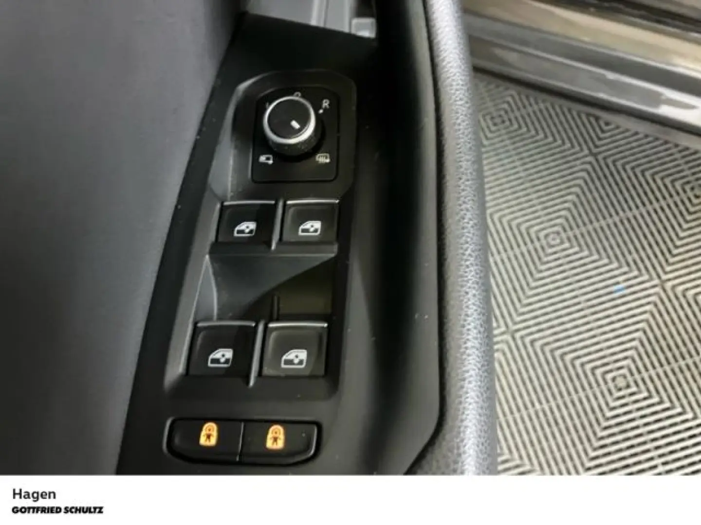 Touareg 3.0 TDI 4M tiptr. LED NAV AHK LEDER KAME