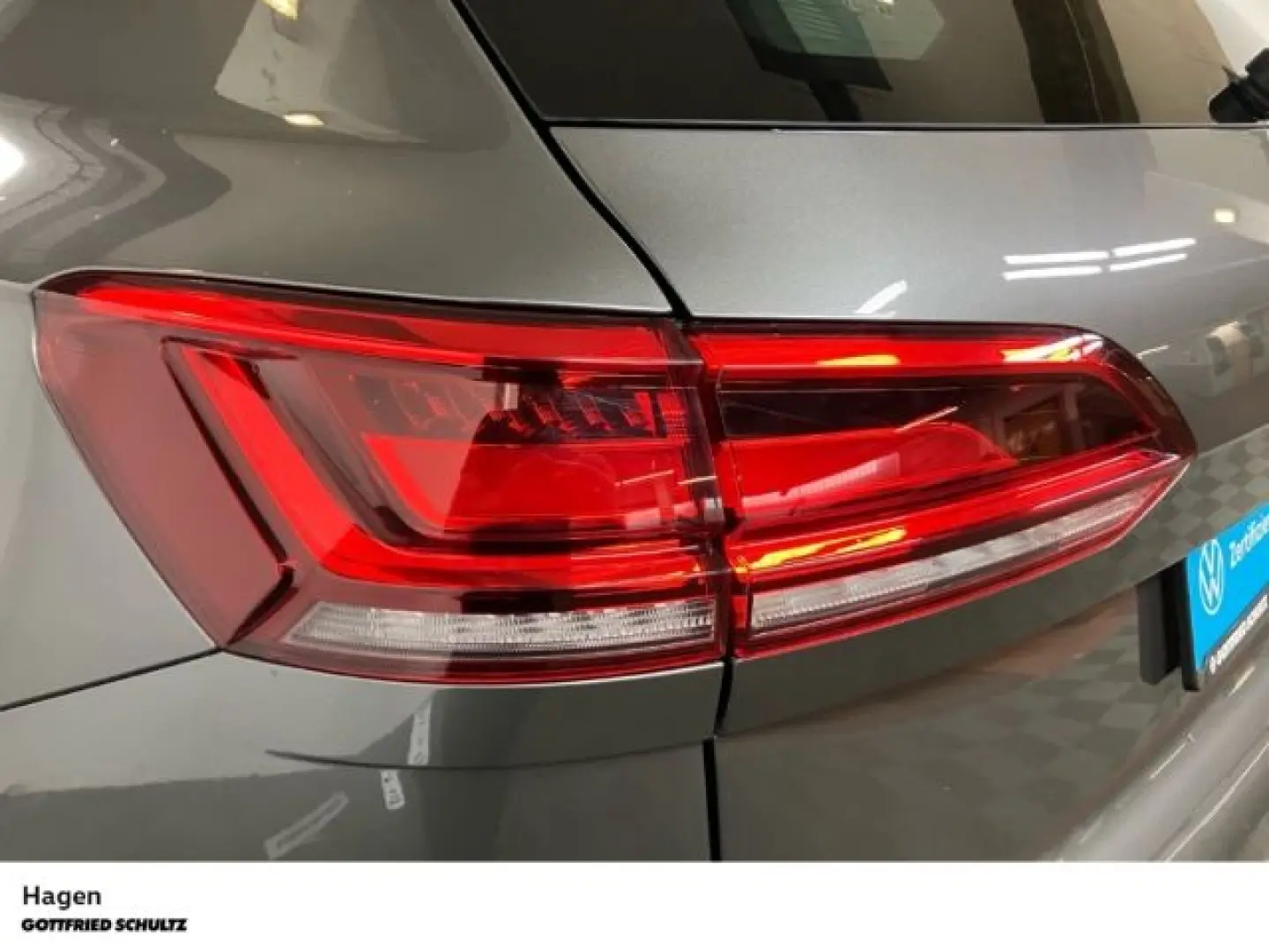 Touareg 3.0 TDI 4M tiptr. LED NAV AHK LEDER KAME