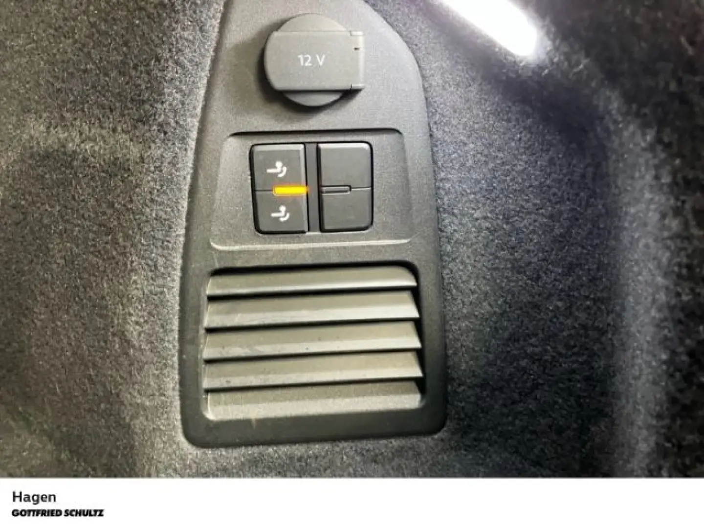 Touareg 3.0 TDI 4M tiptr. LED NAV AHK LEDER KAME