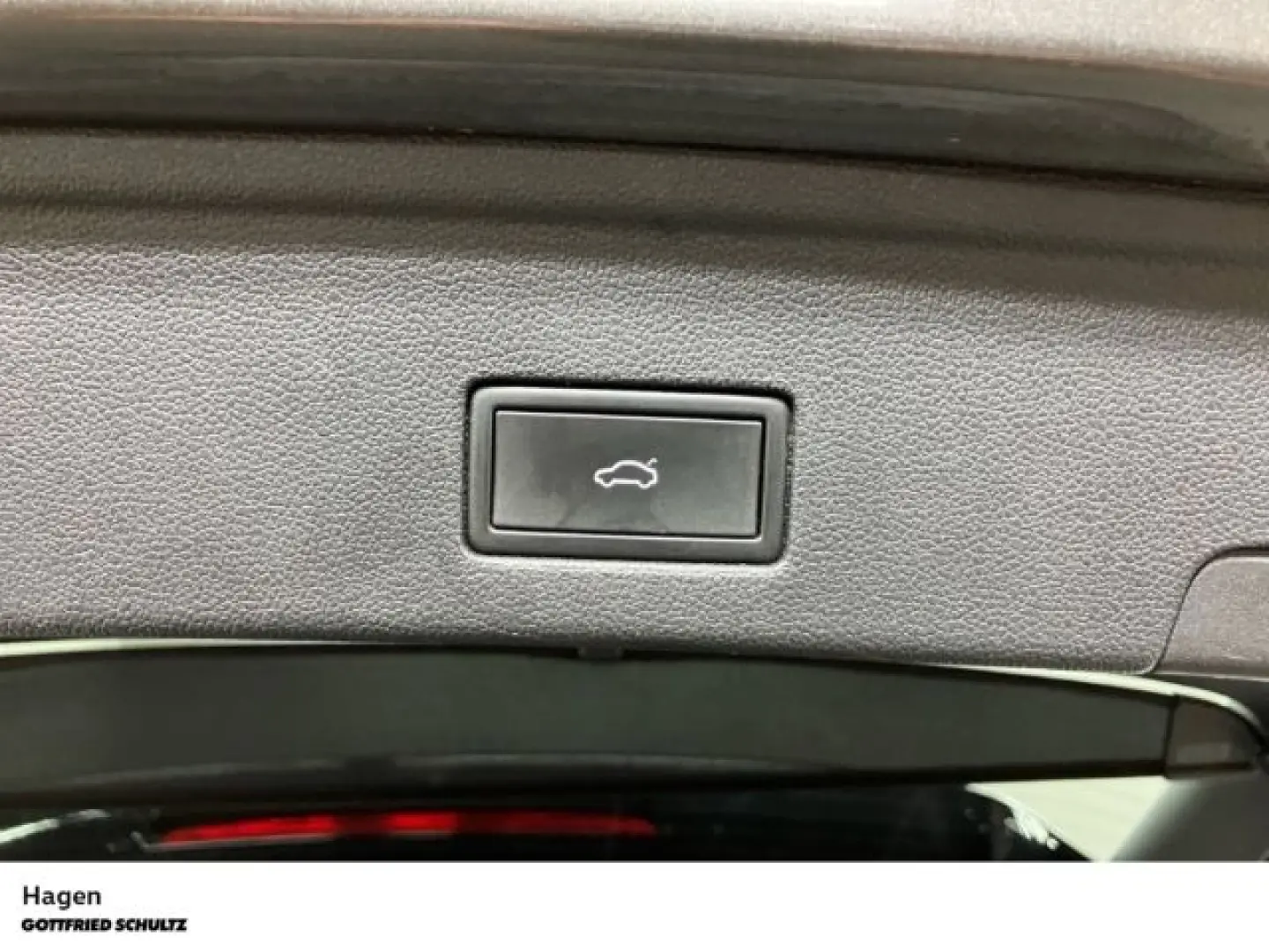 Touareg 3.0 TDI 4M tiptr. LED NAV AHK LEDER KAME