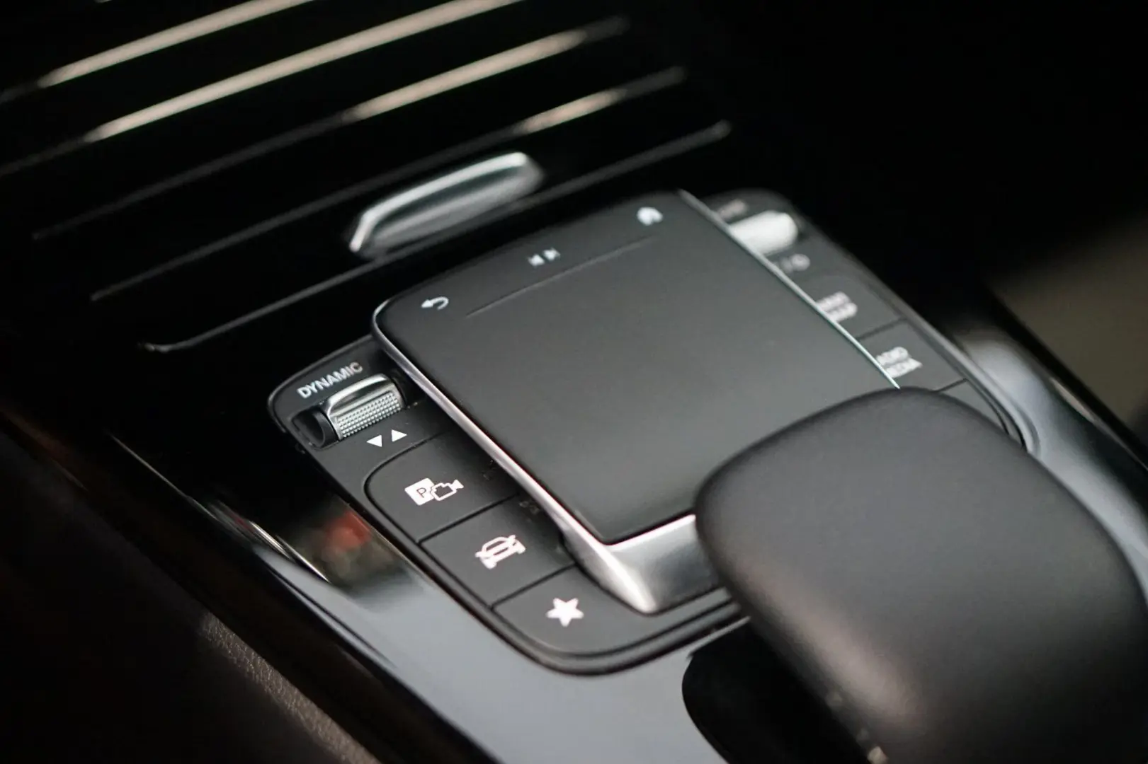 CLA 220 4MATIC AMG LED PANO BURMESTER