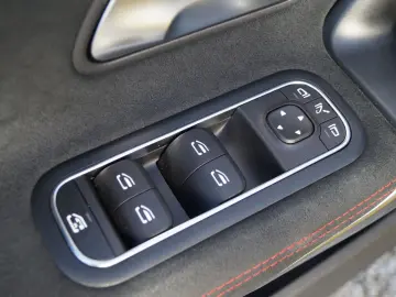 CLA 250 4Matic AMG Panorama Virtual Cockpit