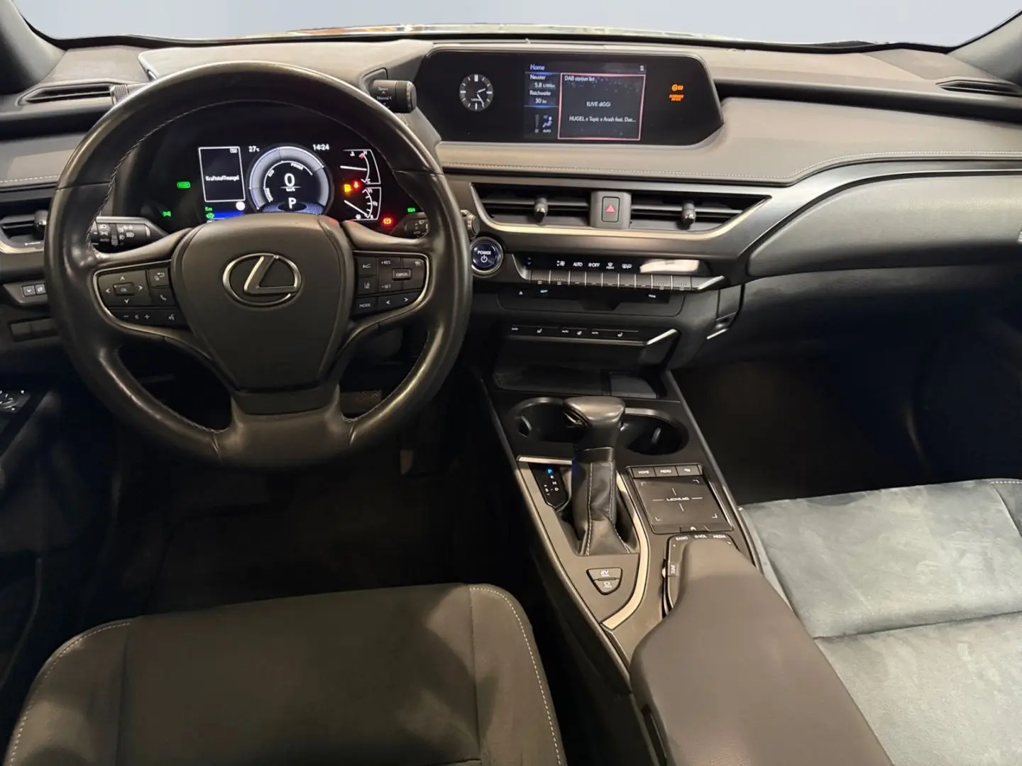 UX 250h Style Edition  Bi-LED ACC CAM CarPlay PD