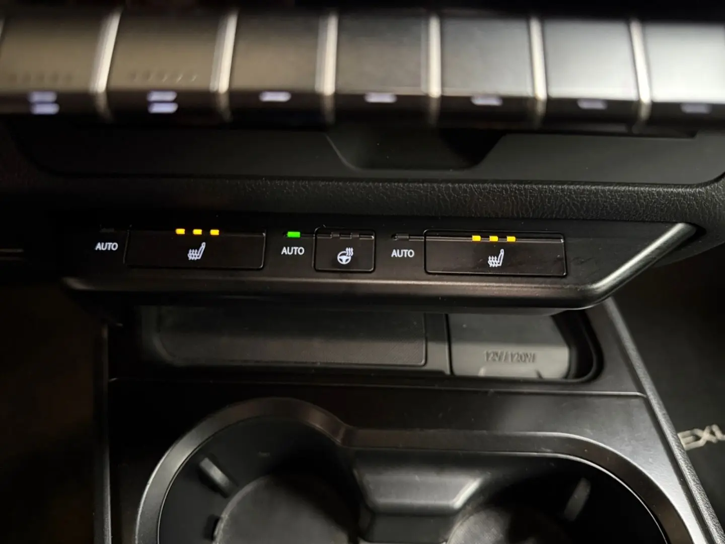 UX 250h Style Edition  Bi-LED ACC CAM CarPlay PD