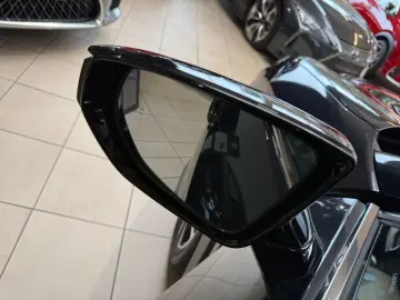 UX 250h Style Edition  Bi-LED ACC CAM CarPlay PD