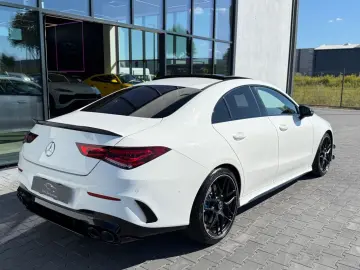 CLA 45 AMG 4Matic Leder Navi Pano  Schalensitze