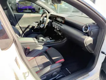 CLA 45 AMG 4Matic Leder Navi Pano  Schalensitze