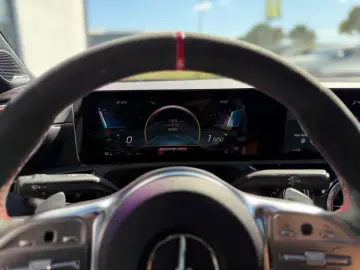 CLA 45 AMG 4Matic Leder Navi Pano  Schalensitze