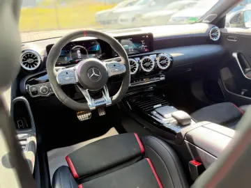 CLA 45 AMG 4Matic Leder Navi Pano  Schalensitze