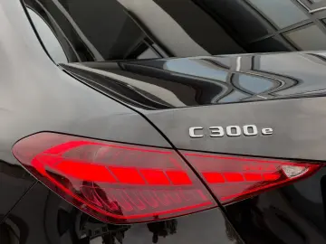 C 300e 9G 3x AMG SPORT LEDER KAMERA MBUX LED 18'