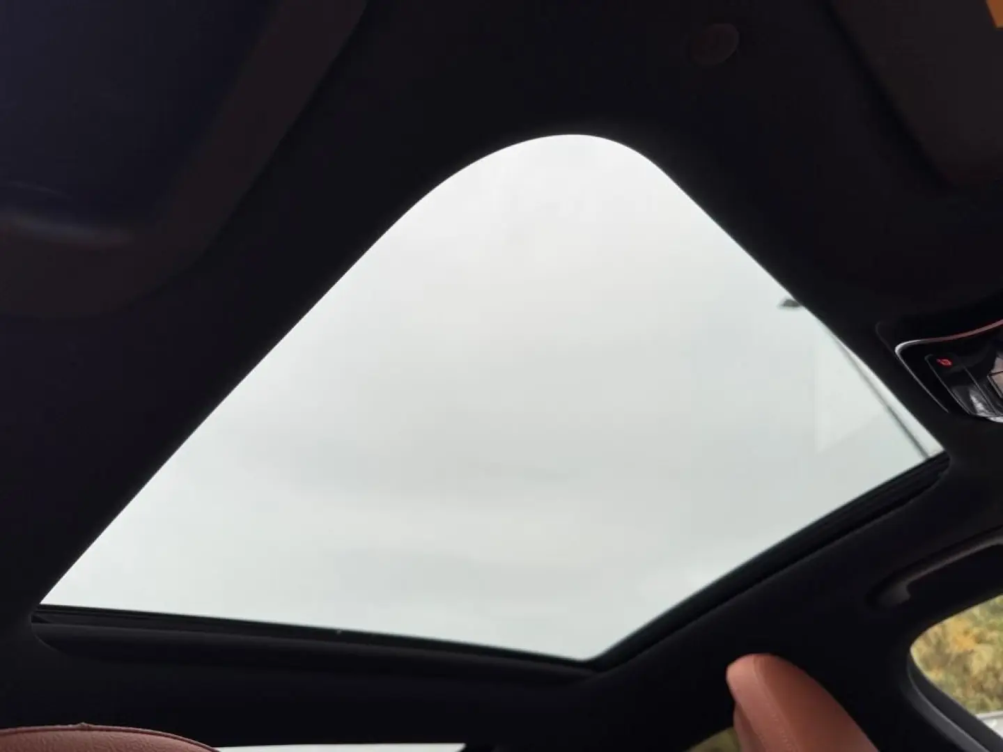 C 300 e AVANTGARDE NIGHT PANO KAMERA DISTRONIC