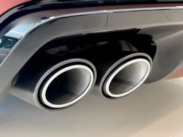 Land Rover Range Rover Sport SV EditionDouă