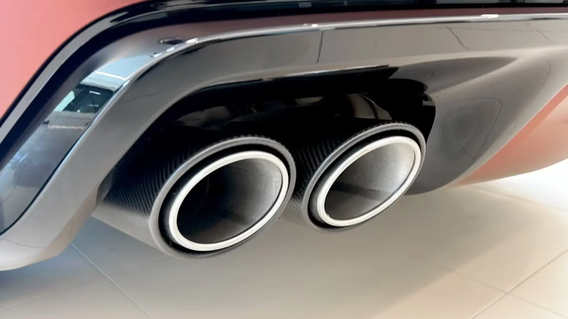 Land Rover Range Rover Sport SV EditionDouă