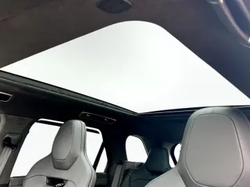 Land Rover Range Rover Sport SV EditionDouă