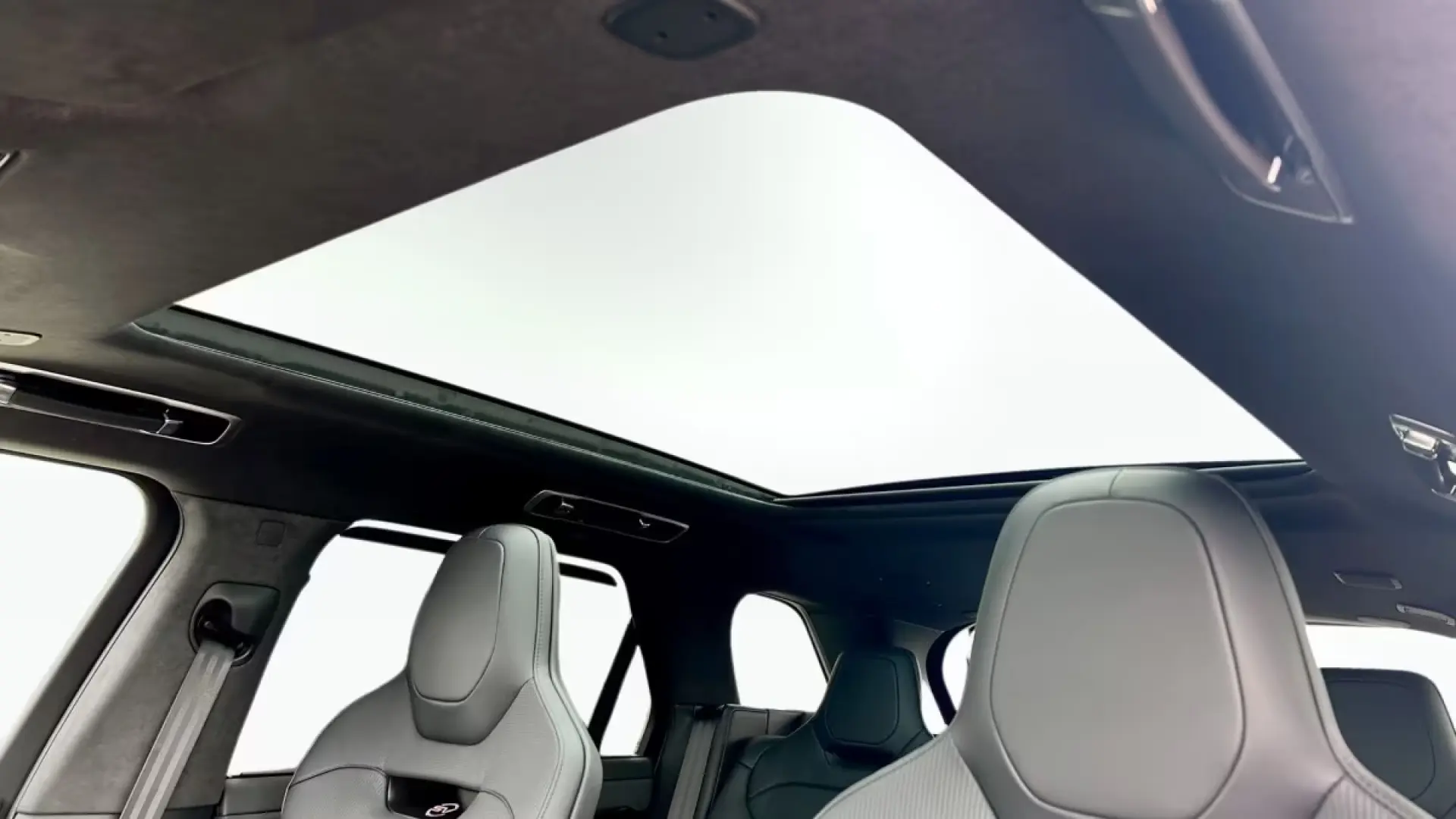 Land Rover Range Rover Sport SV EditionDouă