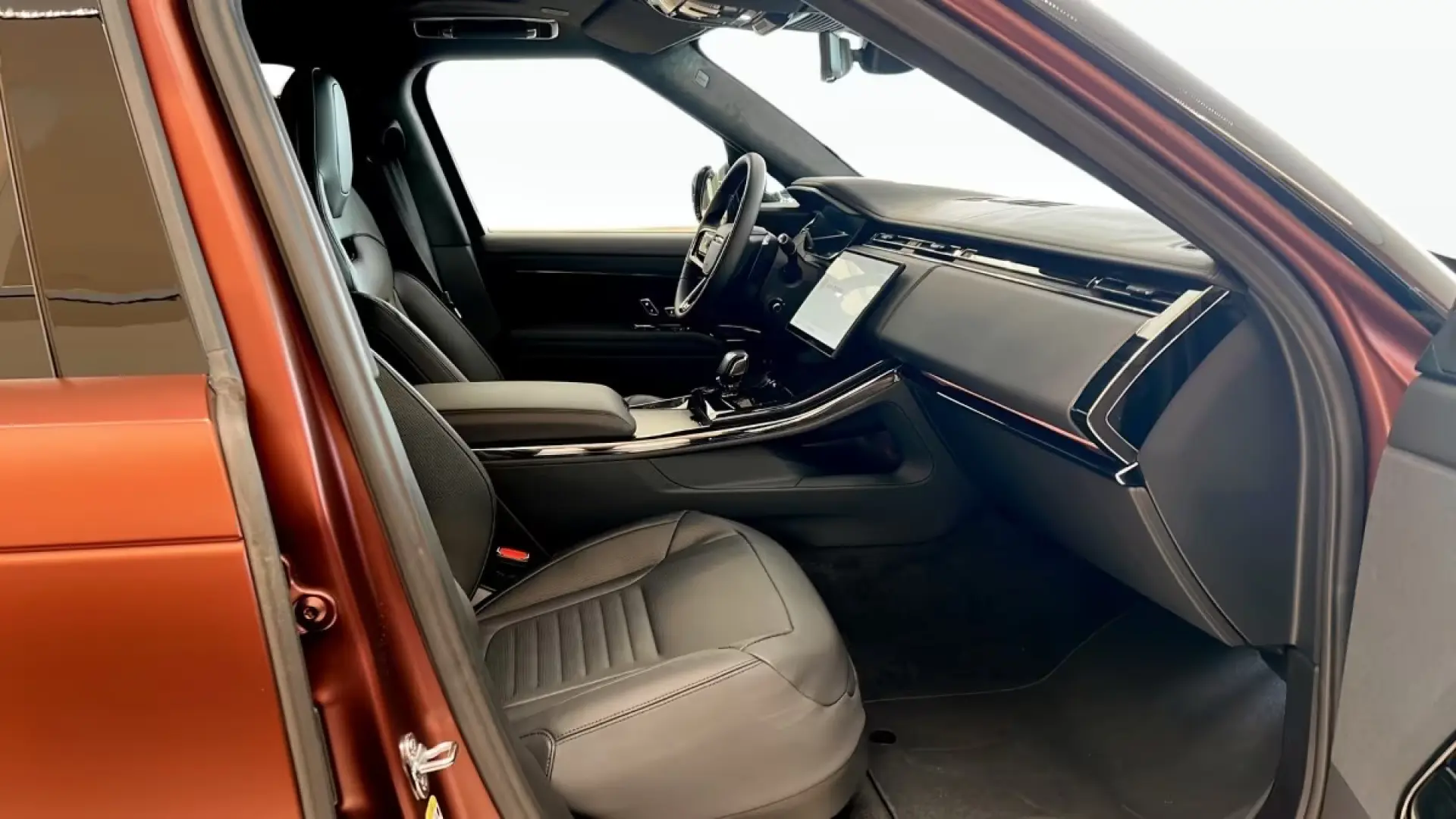 Land Rover Range Rover Sport SV EditionDouă