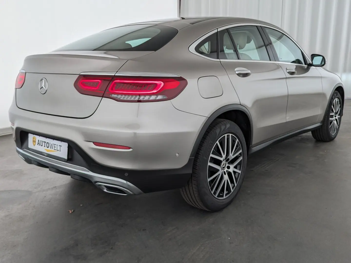 GLC 300d 4Matic Exclusive LED NAVI LEDER ACC SHZ