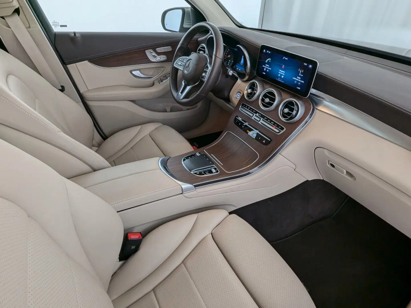 GLC 300d 4Matic Exclusive LED NAVI LEDER ACC SHZ