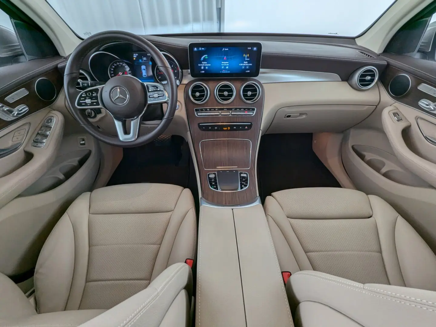 GLC 300d 4Matic Exclusive LED NAVI LEDER ACC SHZ