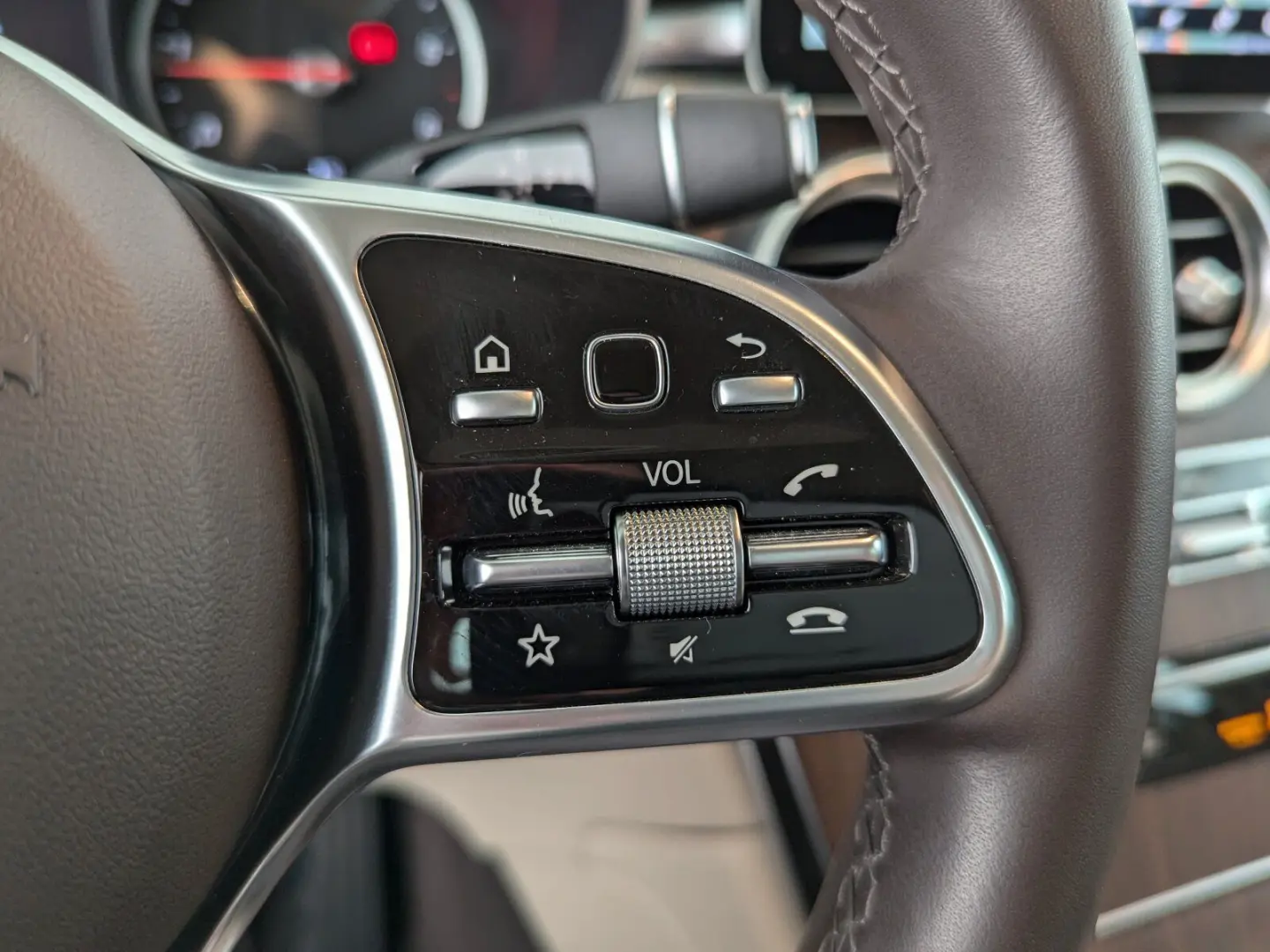 GLC 300d 4Matic Exclusive LED NAVI LEDER ACC SHZ