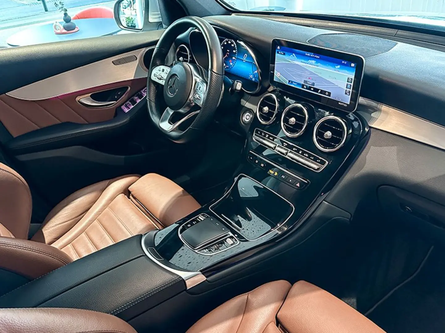 GLC 300 de 4M AMG LED AHK MBUX DISTRONIC HEADUP