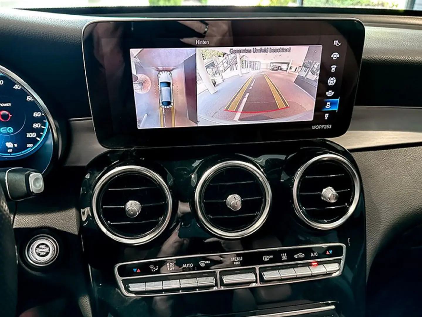 GLC 300 de 4M AMG LED AHK MBUX DISTRONIC HEADUP