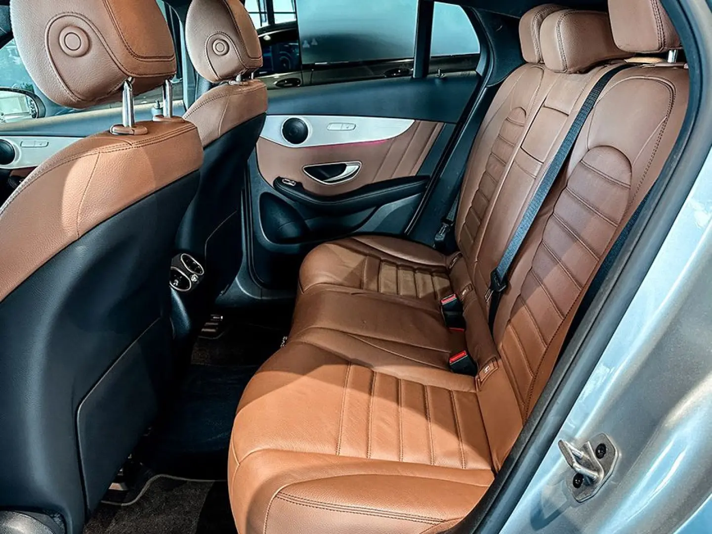 GLC 300 de 4M AMG LED AHK MBUX DISTRONIC HEADUP