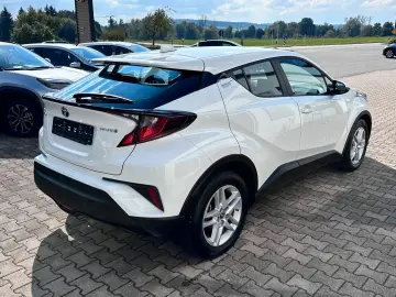 C-HR - 1 8 l Hybrid 4x2 Flow