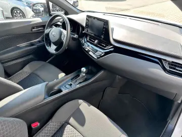 C-HR - 1 8 l Hybrid 4x2 Flow