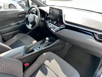 C-HR - 1 8 l Hybrid 4x2 Flow