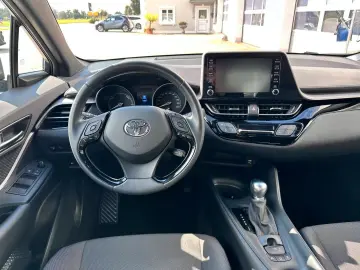 C-HR - 1 8 l Hybrid 4x2 Flow