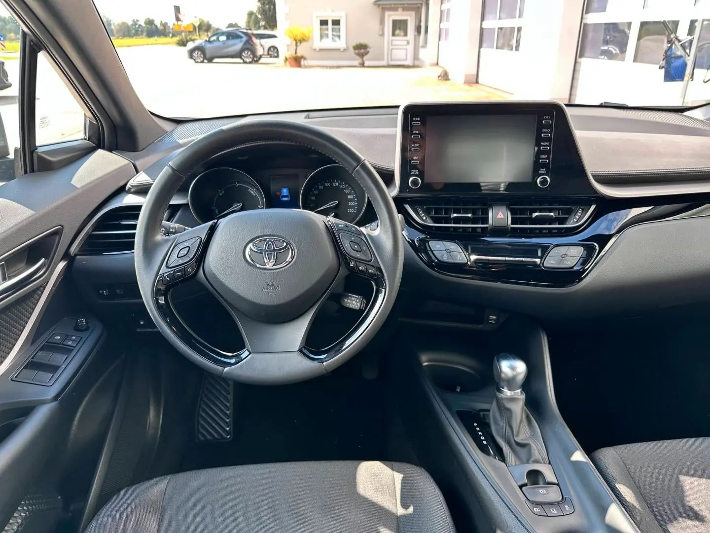 C-HR - 1 8 l Hybrid 4x2 Flow