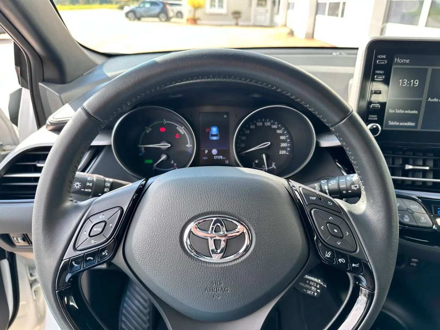 C-HR - 1 8 l Hybrid 4x2 Flow