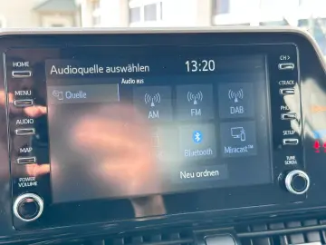 C-HR - 1 8 l Hybrid 4x2 Flow